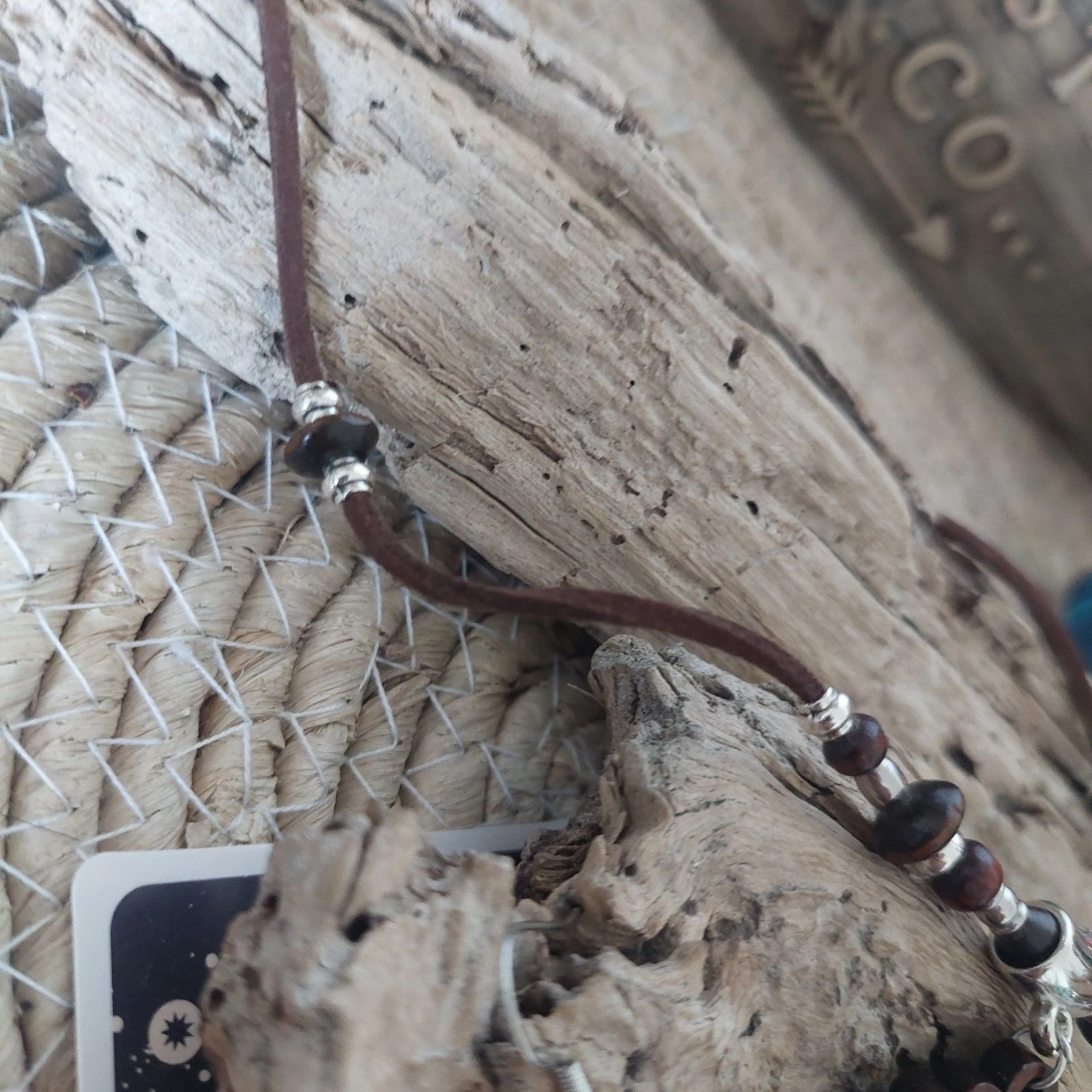 Parure boho mística, cabochón de madera árbol de la vida, collar largo de chocolate con múltiples perlas – photo 7